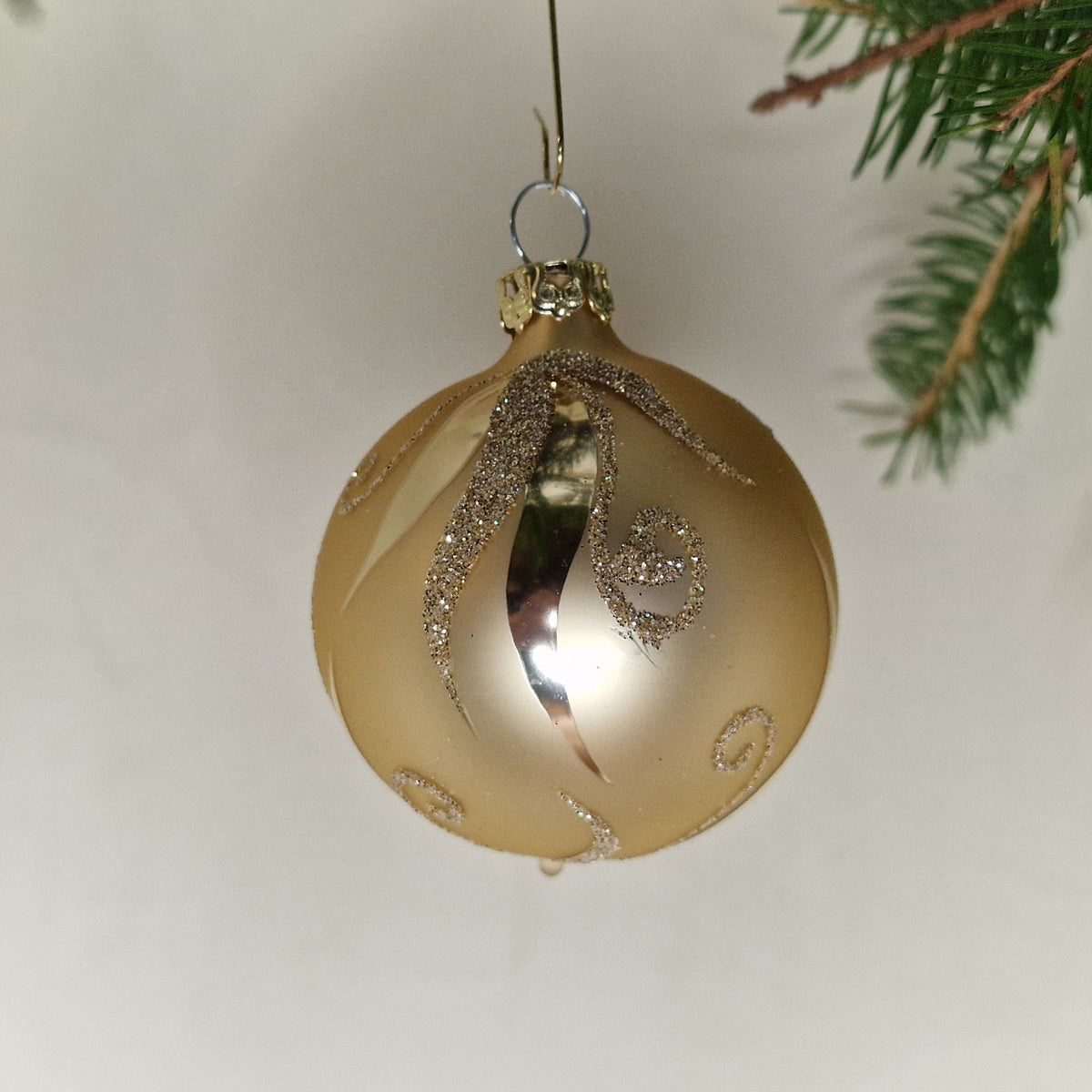 6cm, dekorerad matt i guld och silverglitter med mönster - Julstämning.se