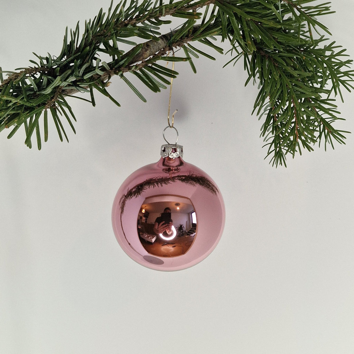6cm enfärgad glansig puderrosa - Julstämning.se