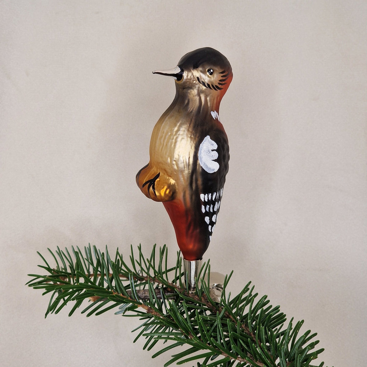 12cm sittande/stående hackspett med klämma - Julstämning.se