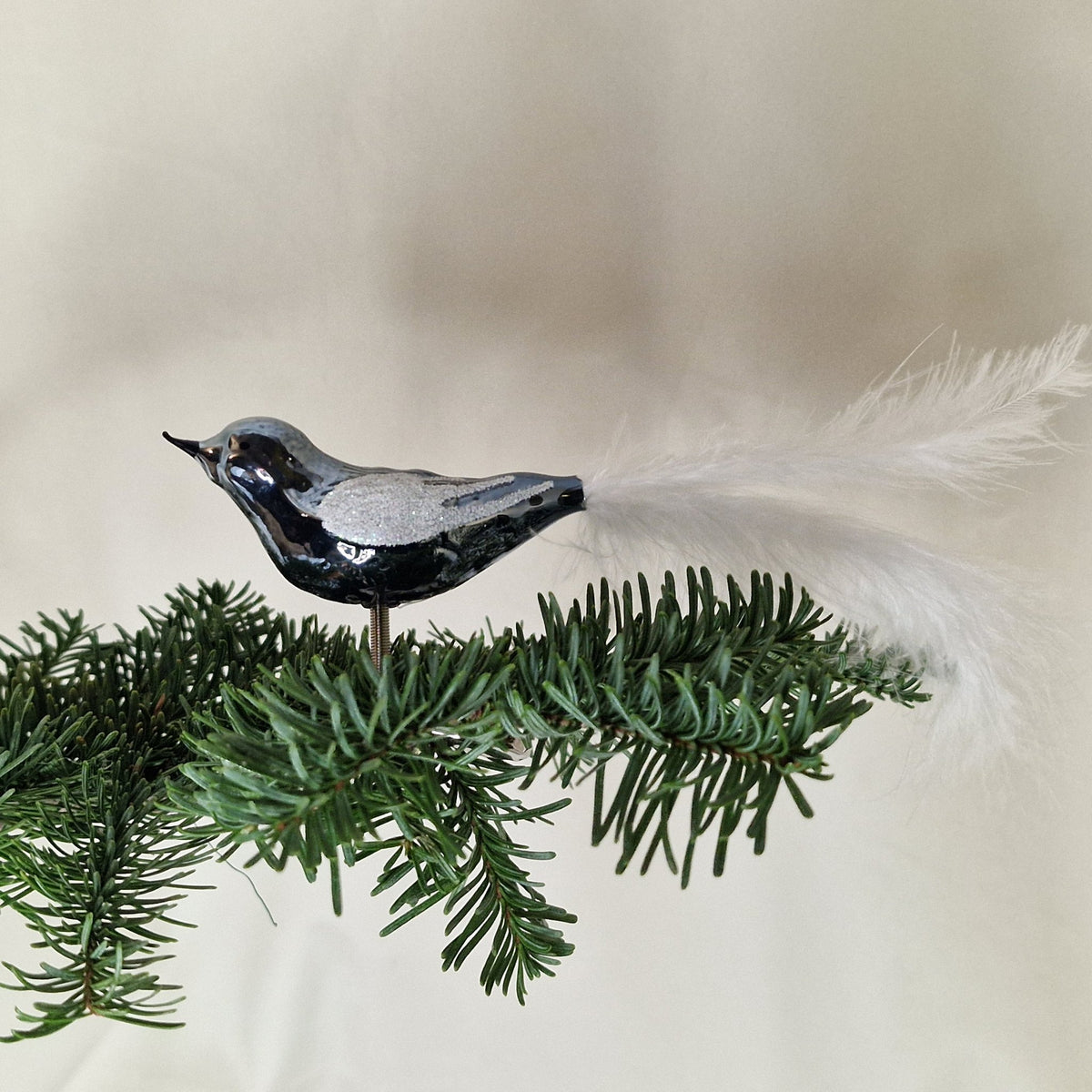 7cm mörkblå, stålblå med vita fjädrar - Julstämning.se
