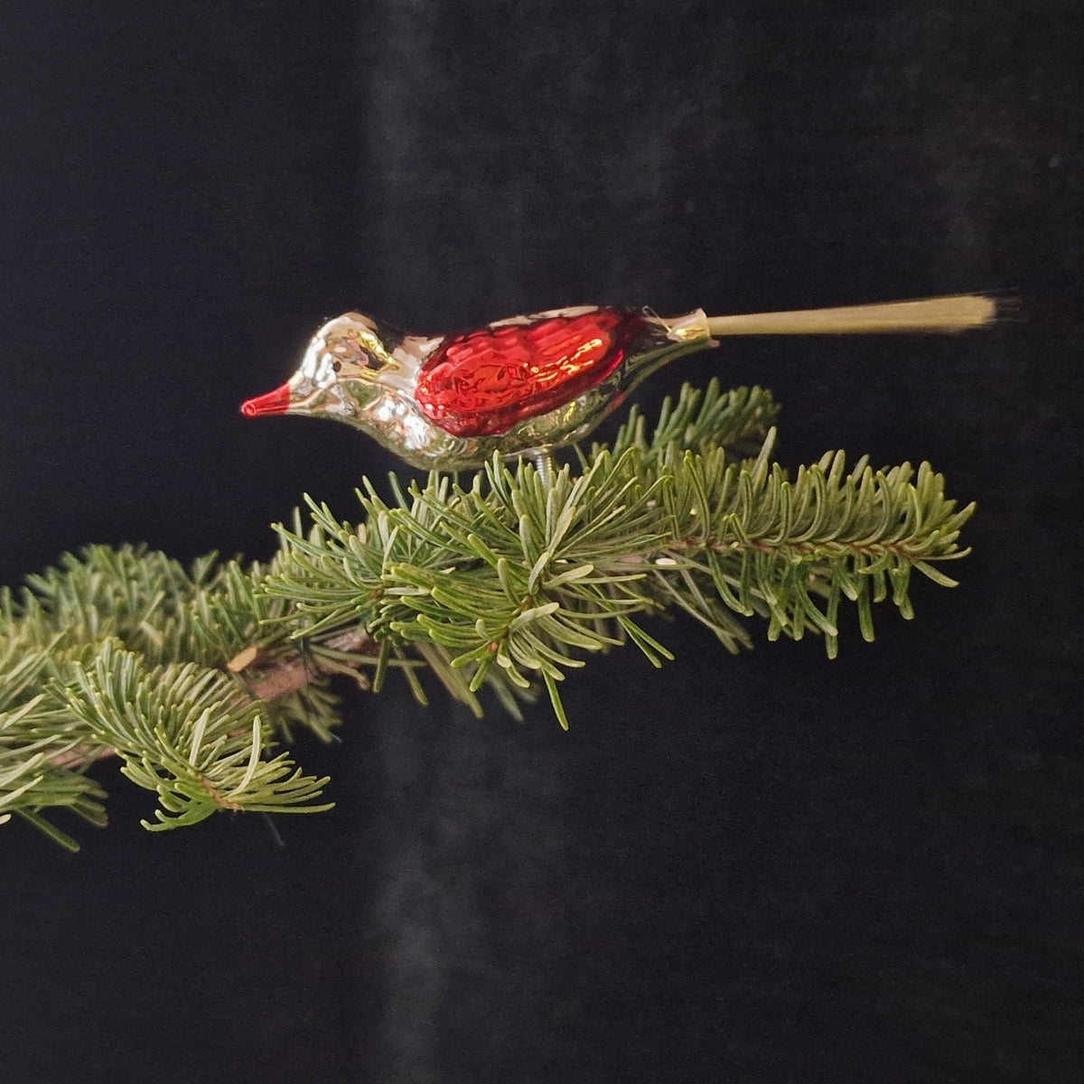 6cm silver och röd fågel med spröt - Julstämning.se