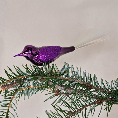 12cm lila glittrig glansig fågel med vita spröt - Julstämning.se