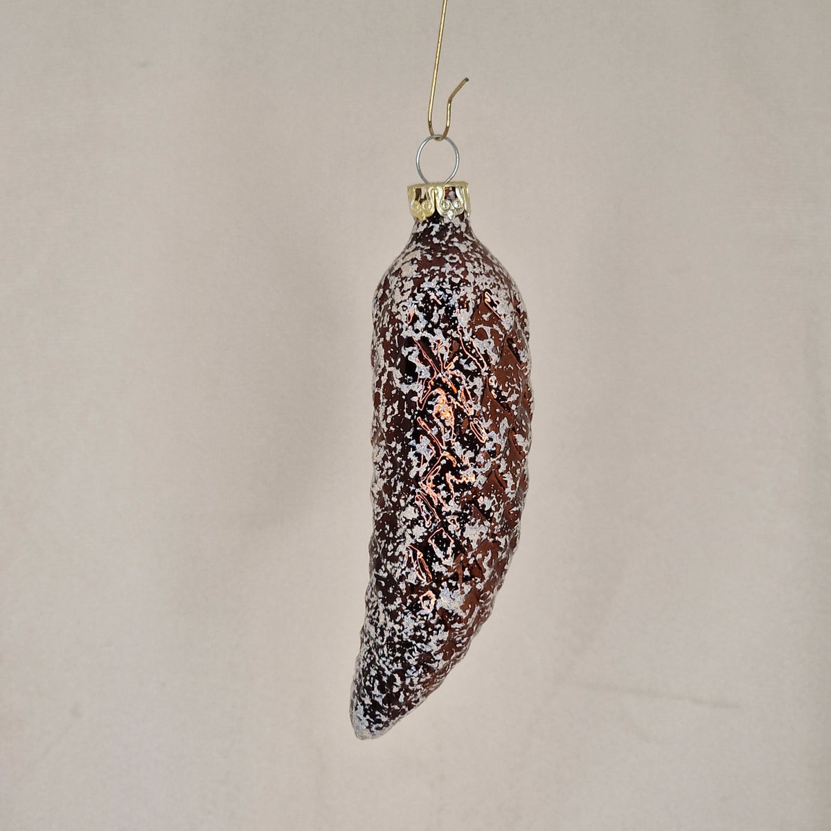 11cm dekorerad brun kotte med glitter - Julstämning.se