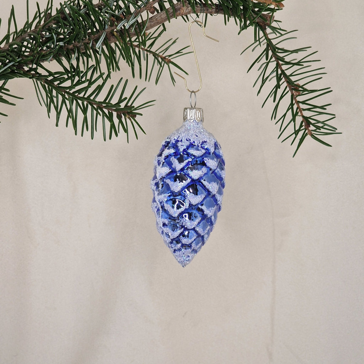 5cm koboltblå kotte med vitt glitter - Julstämning.se
