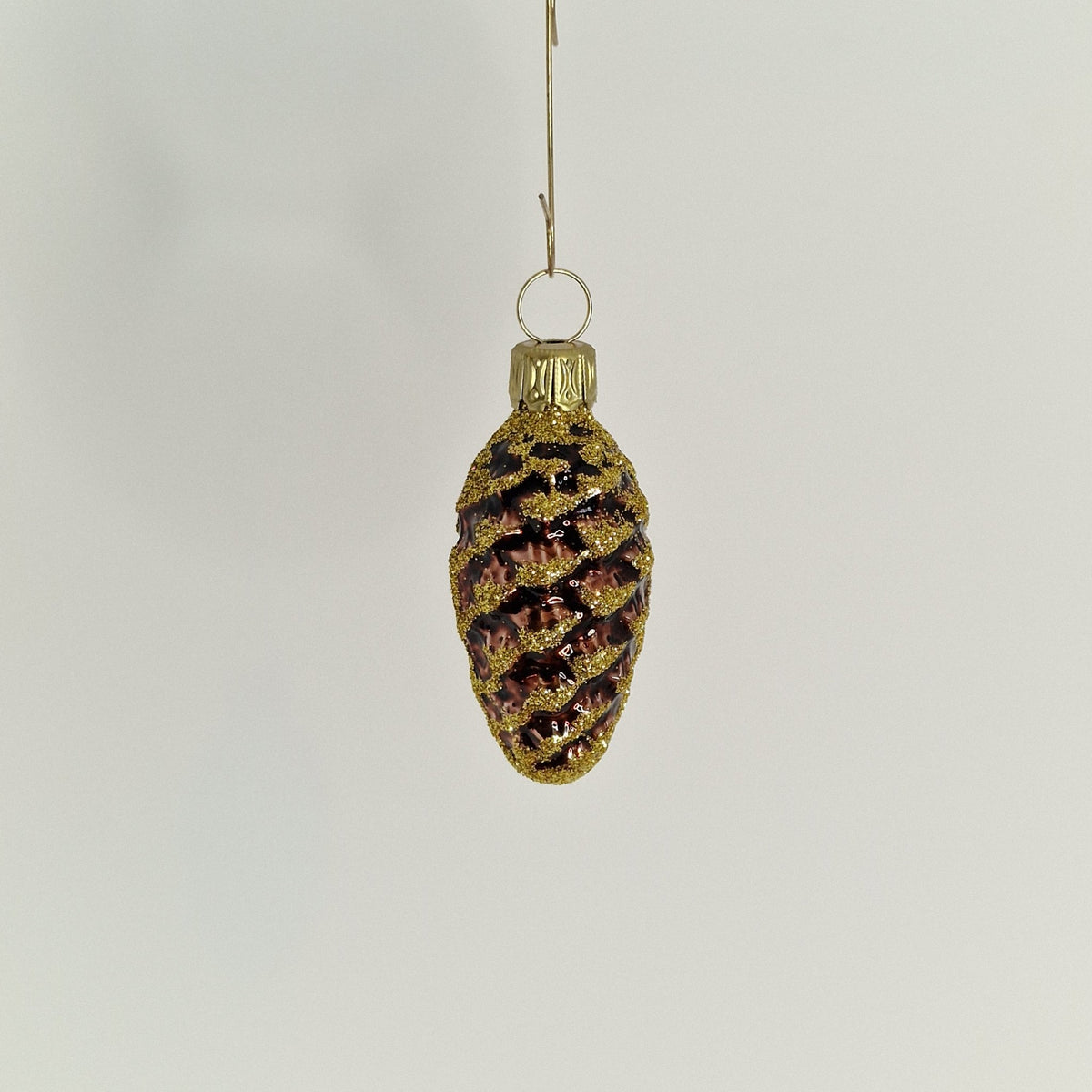 4cm dekorerade kotte i brunt och glitter - Julstämning.se