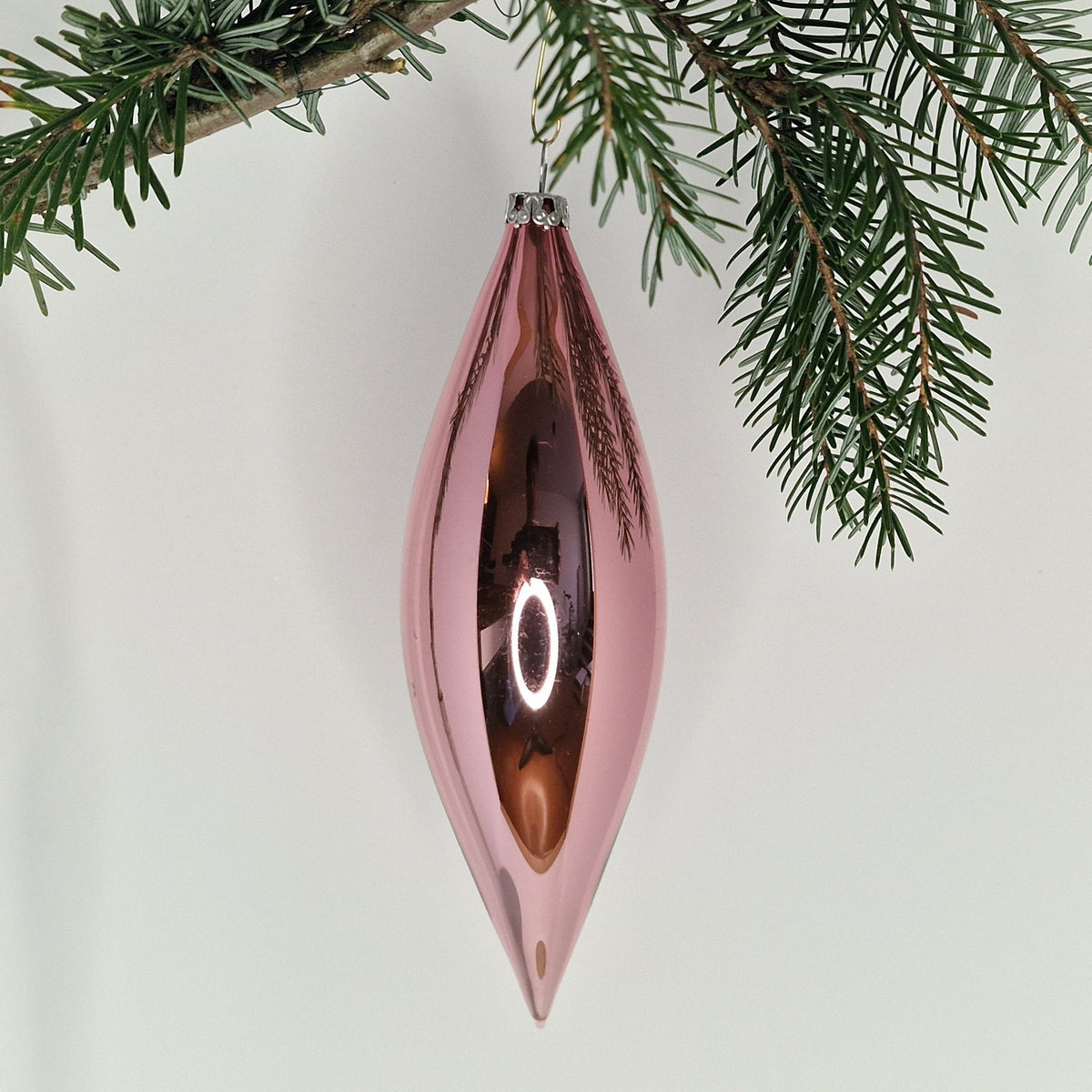 15cm glansig olivformad kula i puderrosa - Julstämning.se