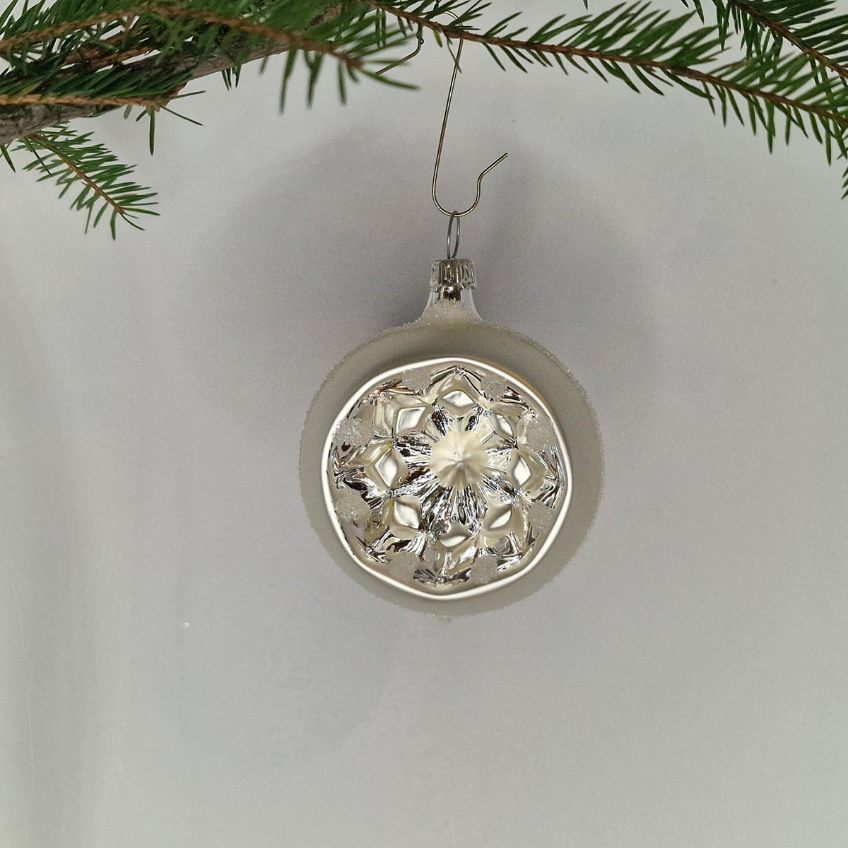 6cm refektorkula i silver med silverfärgad reflektor