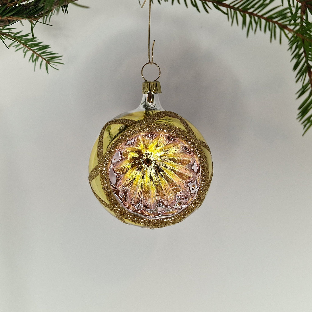 6cm reflektorkula i silver och guld med glitter samt guldig-rosaskimrande reflektor