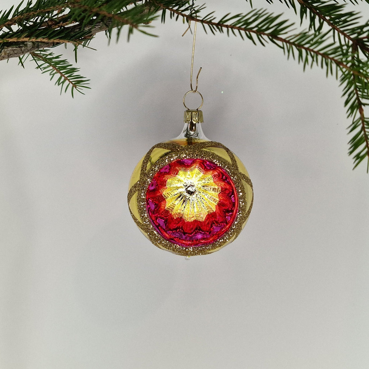6cm reflektorkula i silver och guld med glitter samt guldig-röd/rosa reflektor