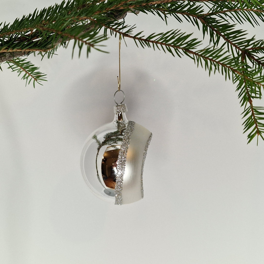 6cm reflektorkula i silver glasnig och matt med reflektor i silver, blått och lila