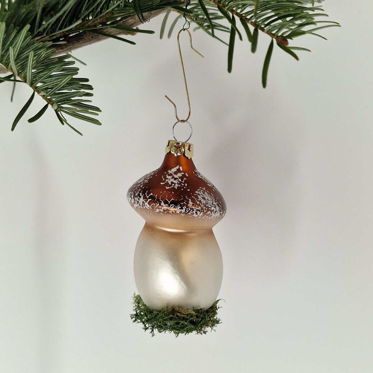 8cm brun hängande svamp med ansikte - Julstämning.se
