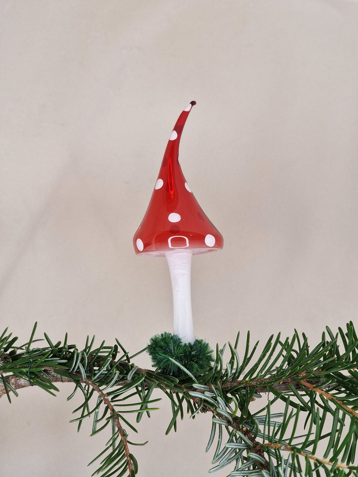 12cm flugsvamp med haltransparaent topp och klämma - Julstämning.se