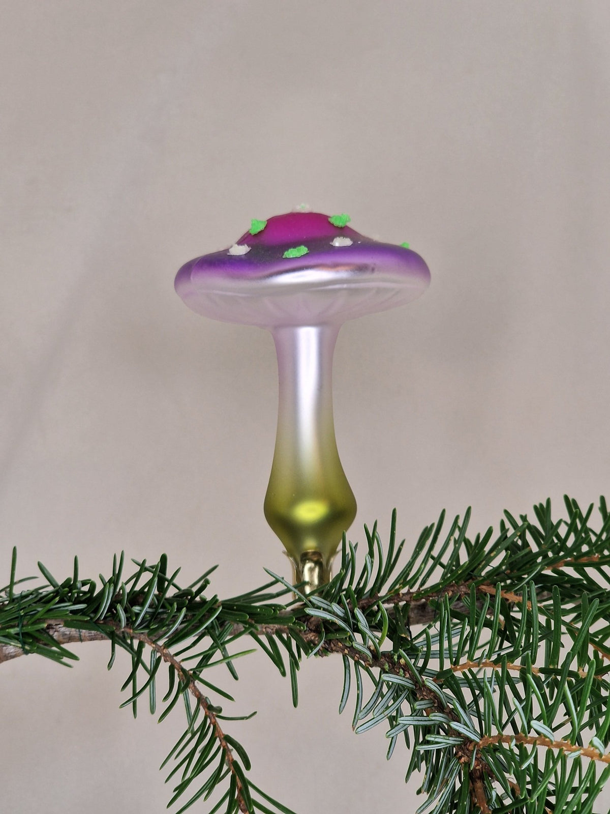 10cm svamp i purpurlila, fluorescerande - Julstämning.se